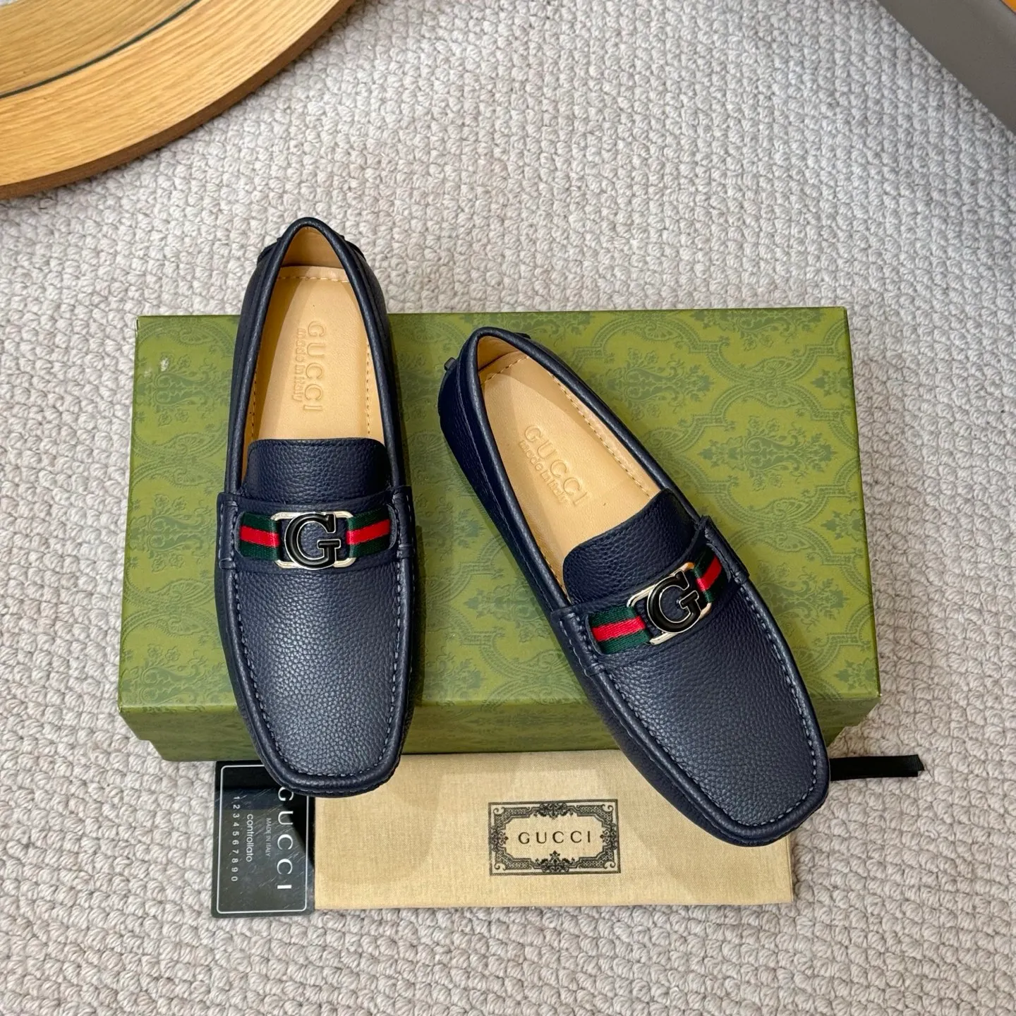 Men's shoes 💰420 (Yangli) Gucci* - the top version of Gucci classic beanie shoes! It is made of imported original cowhide and has a comfortable first layer of sheepskin lining! Original wear-resistant rubber outsole! High quality products! Size 38-46, with shoe dial, cloth bag, card
